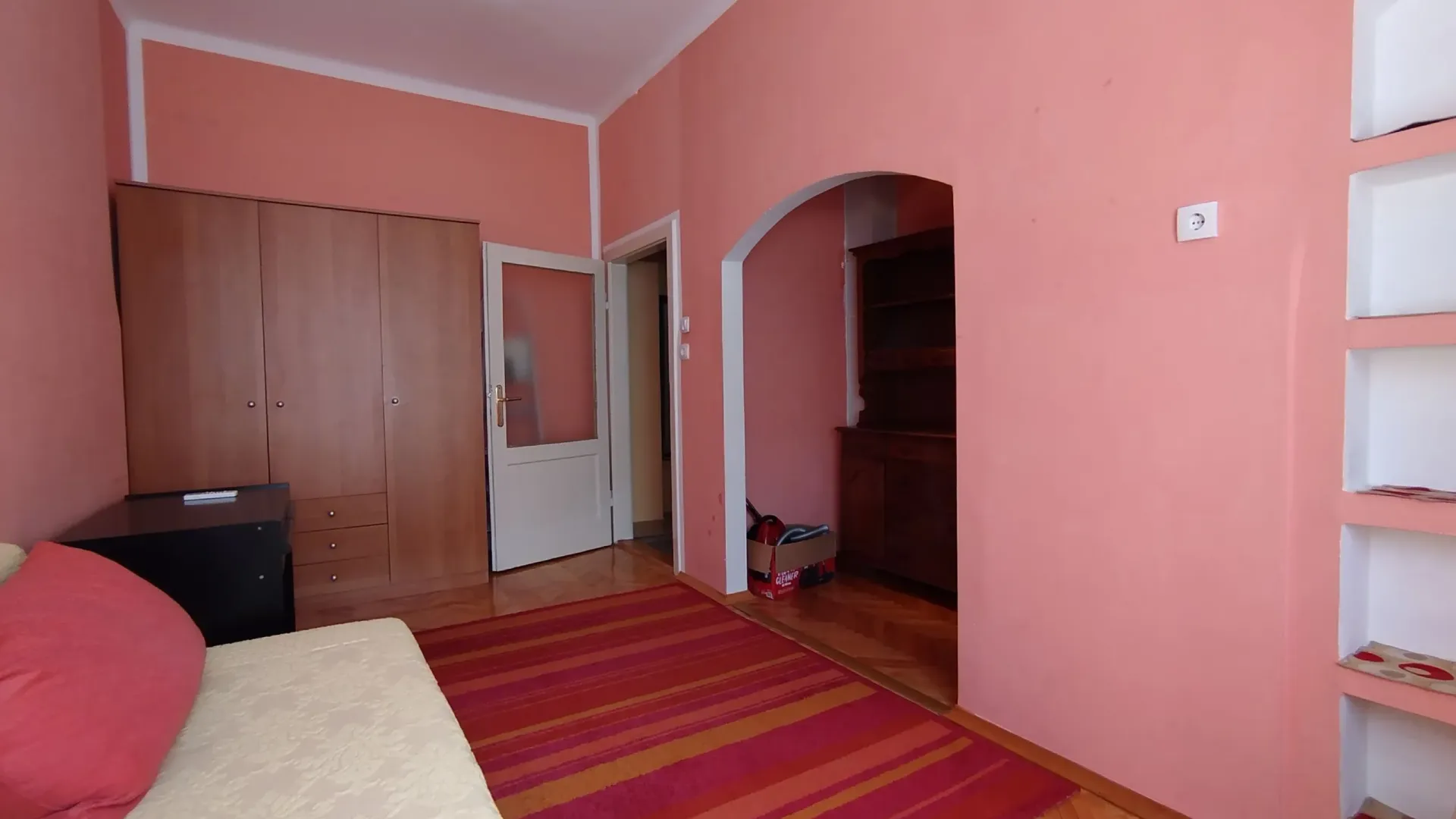 Izdavanje, jednosoban stan, 53m², Centar, Podgorica