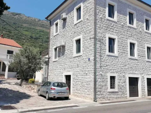 Poslovni prostor in Kamenari