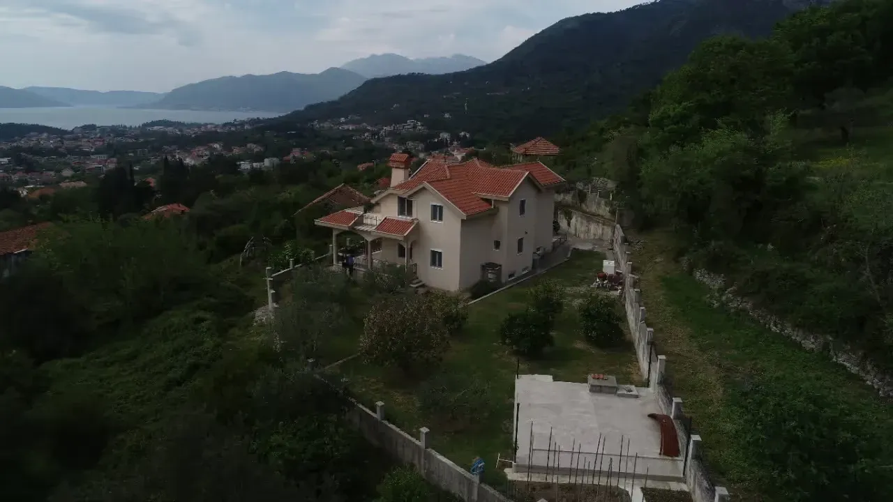 Sale, house, 295m², Kotor, Crna Gora