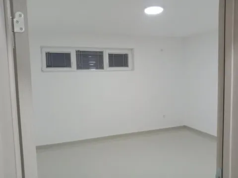 Poslovni prostor in Durlan