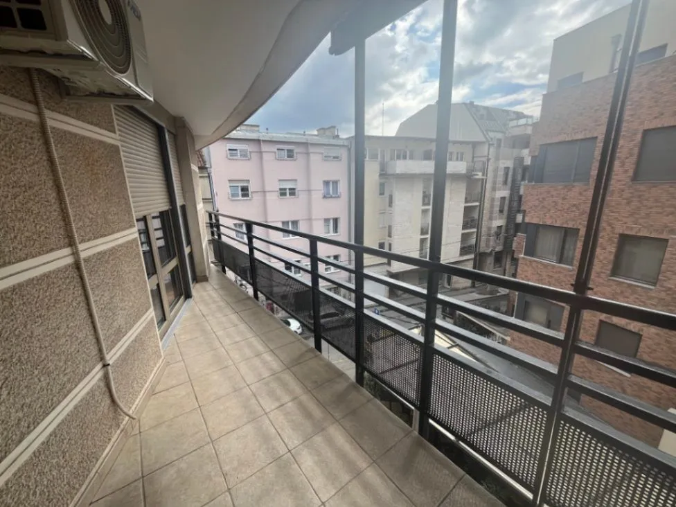 Izdavanje, petosoban stan, 203m², Vračar Hram, Vračar Sve Podlokacije