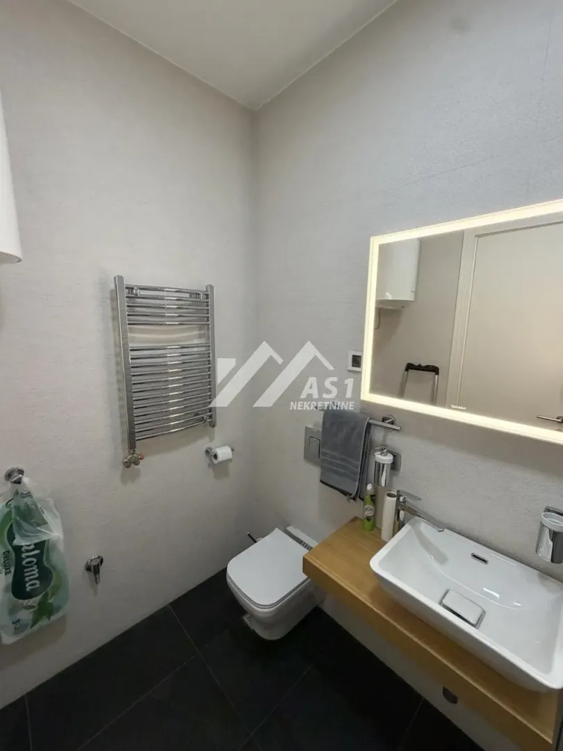 Izdavanje, trosoban stan, 57m², Novi Sad Sve Podlokacije, Novi Sad