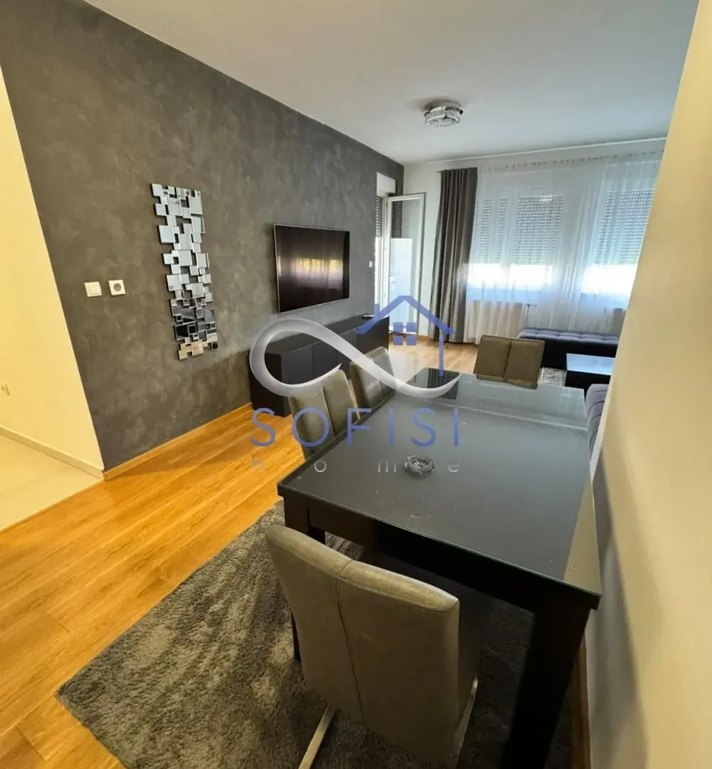 Izdavanje, trosoban stan, 75m², Socijalno, Novi Sad Sve Podlokacije