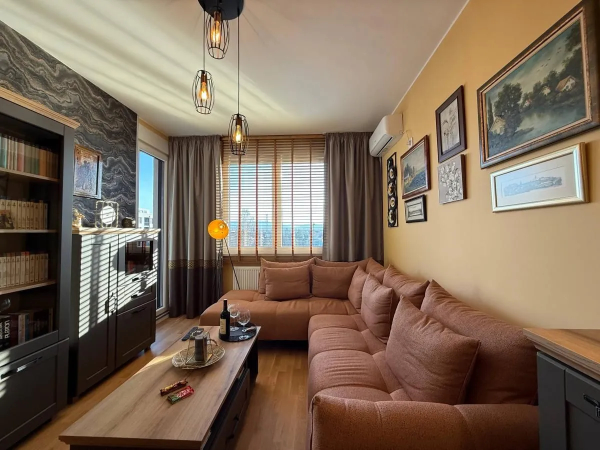 Prodaja, trosoban stan, 59m², Bulevar patrijarha Pavla, Novi Sad Sve Podlokacije