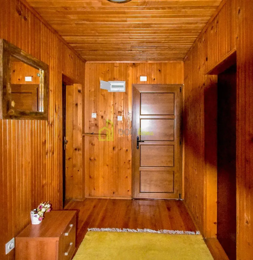 Sale, house, 370m², Tološi, Podgorica