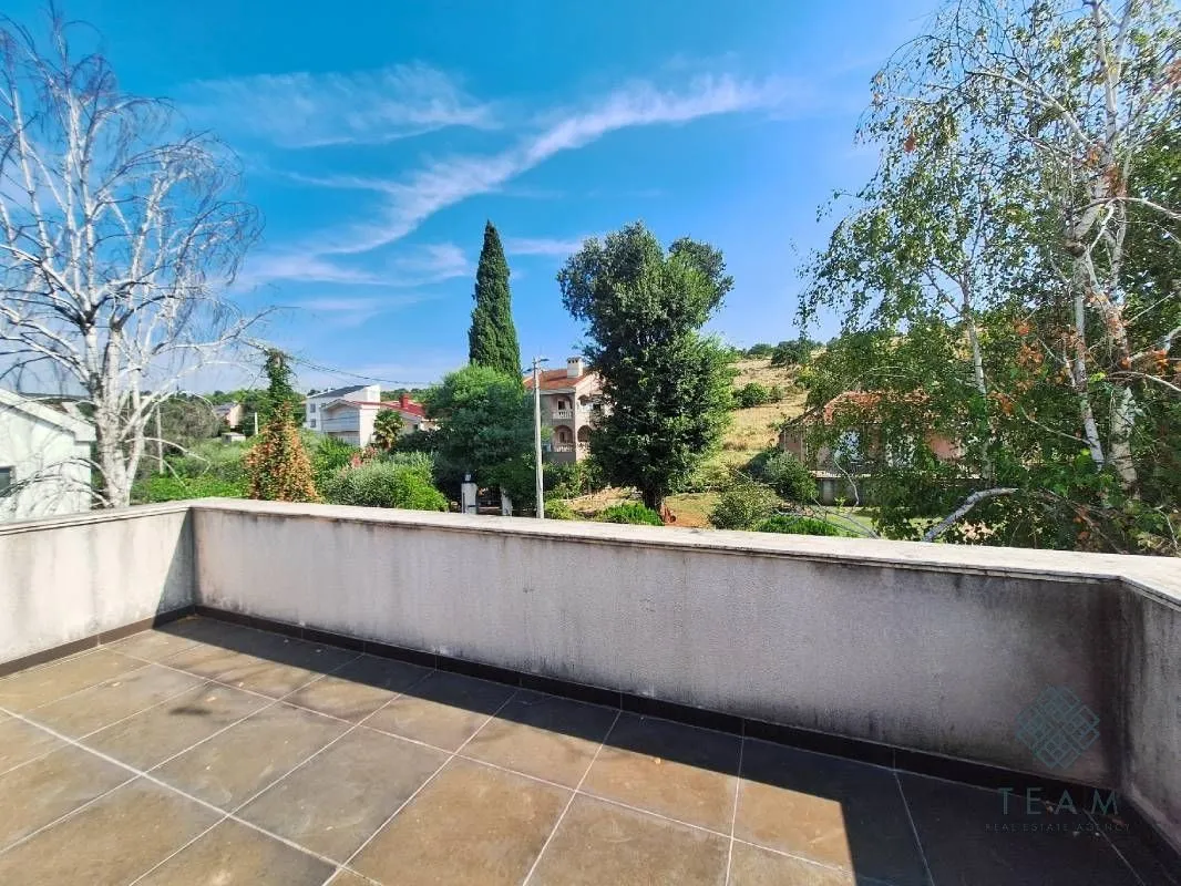 Prodaja, kuća, 228m², Dalmatinska ulica, Podgorica