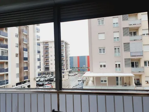 Izdavanje, trosoban stan, 101m², Podgorica, Crna Gora - image 2