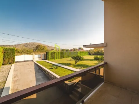 Rent, house, 170m², Dajbabe, Podgorica - image 21