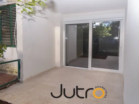 Rent, three bedroom apartment, 100m², Gorica C, Podgorica - image 11