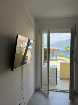 Rent, one bedroom apartment, 45m², Bogišići, Tivat - image 13