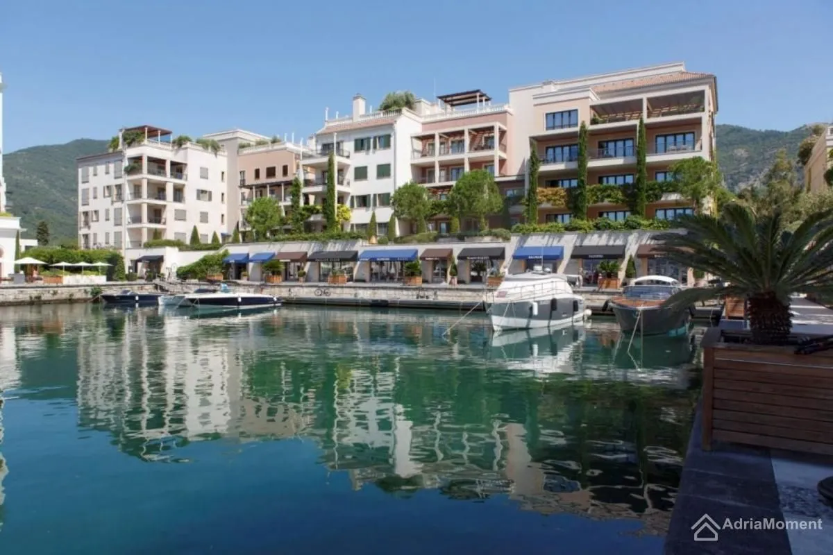 Sale, four bedroom apartment, 258m², Porto Montenegro, Tivat