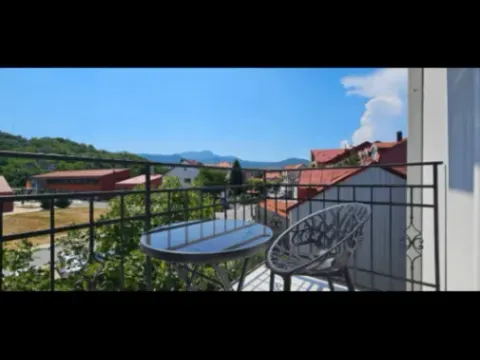 Rent, one bedroom apartment, 60m², Centar, Cetinje - image 11
