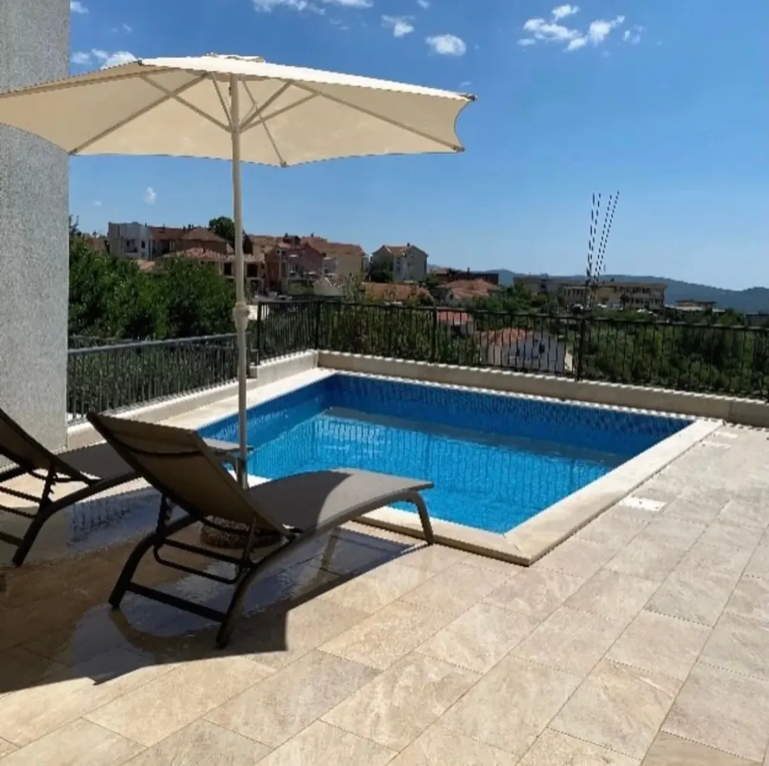 Rent, two bedroom apartment, 71m², Mažina, Tivat
