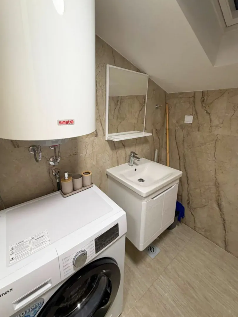 Izdavanje, dvosoban stan, 67m², Zelenika, Herceg Novi
