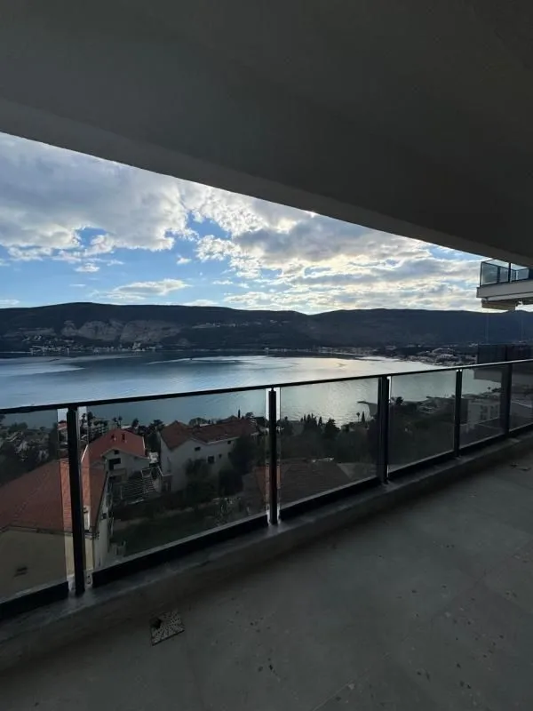 Prodaja, dvosoban stan, 86m², Topla, Herceg Novi