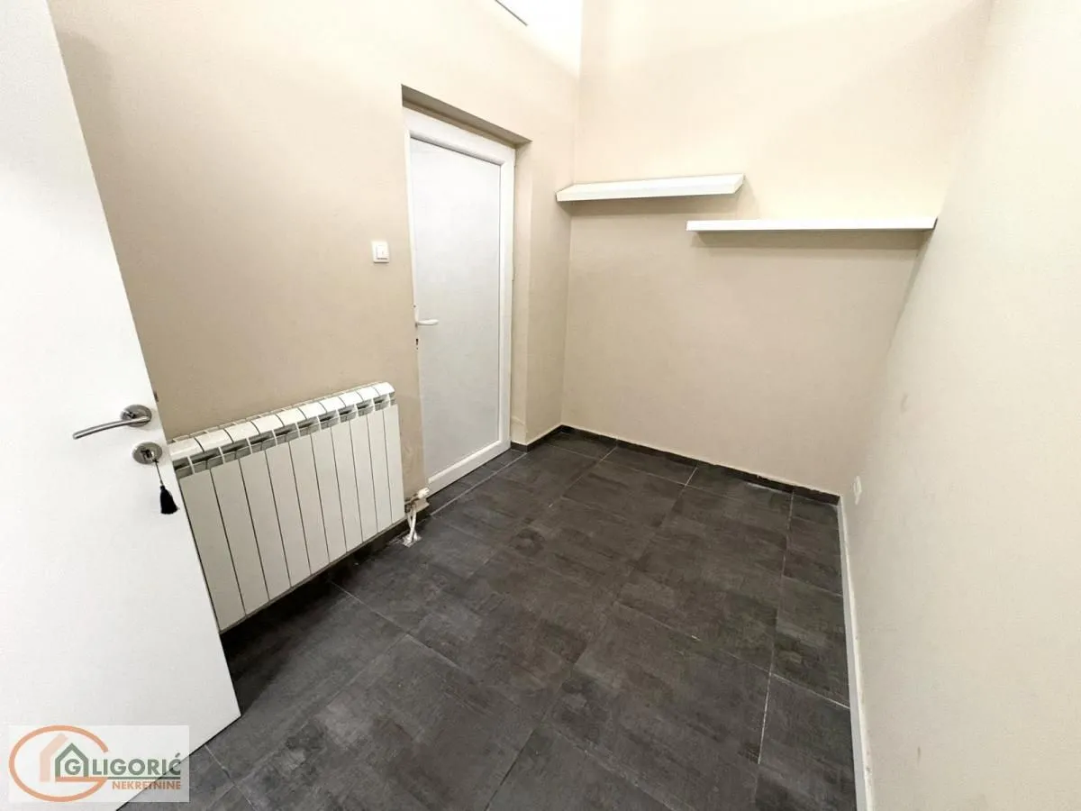 Rent, office space, 90m², Crveni Krst, Beograd