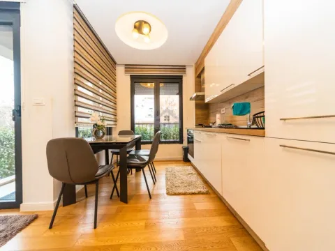 Izdavanje, jednosoban stan, 45m², Blok 6, Podgorica - image 3