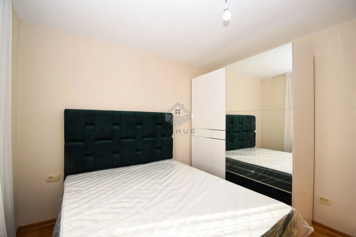 Izdavanje, dvosoban stan, 75m², Zlatica, Podgorica