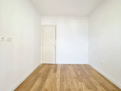 Rent, two bedroom apartment, 71m², Central Point, Podgorica - image 4