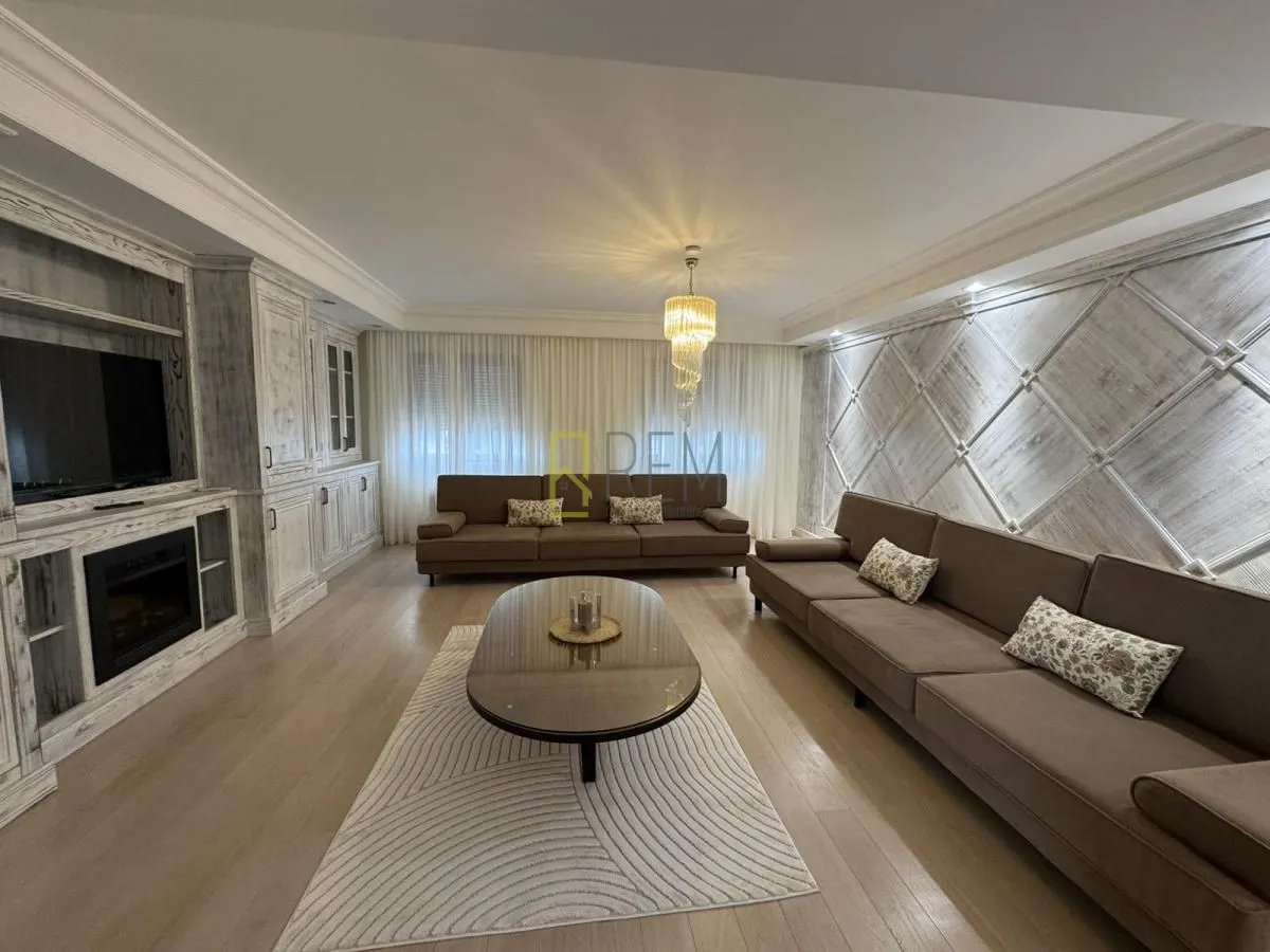 Rent, three bedroom apartment, 263m², Gorica C, Podgorica