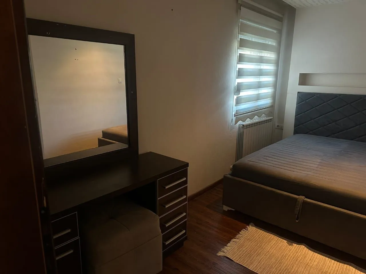 Izdavanje, dvosoban stan, 75m², Konik, Podgorica