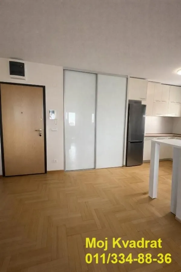 Prodaja, trosoban stan, 82m², Čubura, Beograd