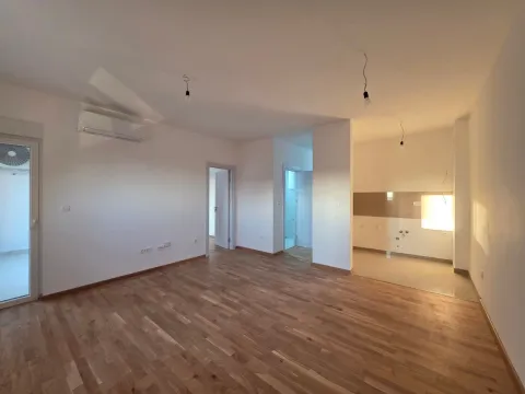 Sale, two bedroom apartment, 58m², Bečići, Budva - image 8
