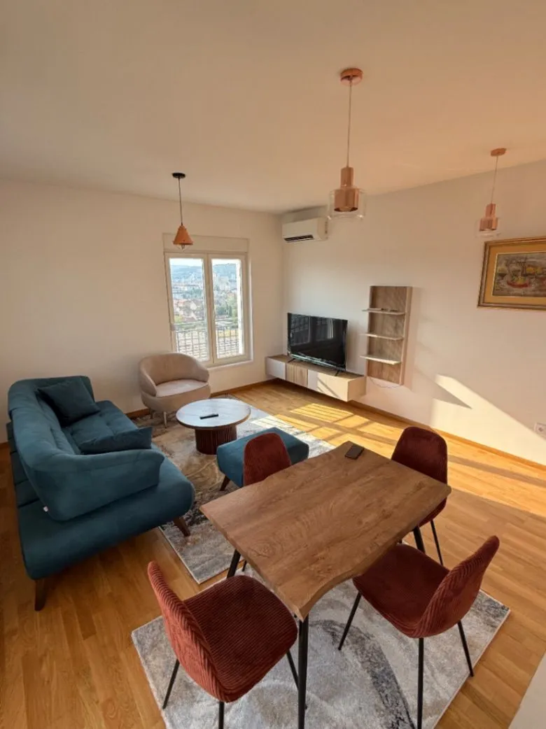 Izdavanje, dvosoban stan, 65m², Stari Aerodrom, Podgorica