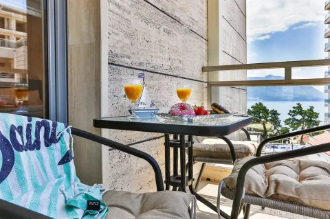 Rent, two bedroom apartment, 74m², Centar, Budva - image 10