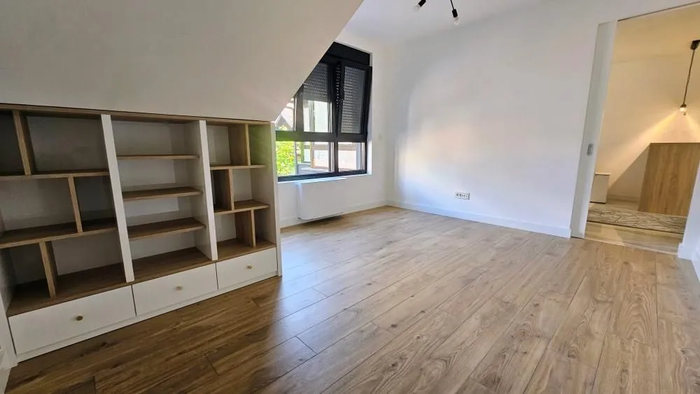 Rent, three bedroom apartment, 90m², Vukov Spomenik, Zvezdara Sve Podlokacije