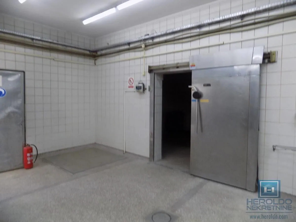 Rent, office space, 1500m², Donje Vidovo, Paraćin