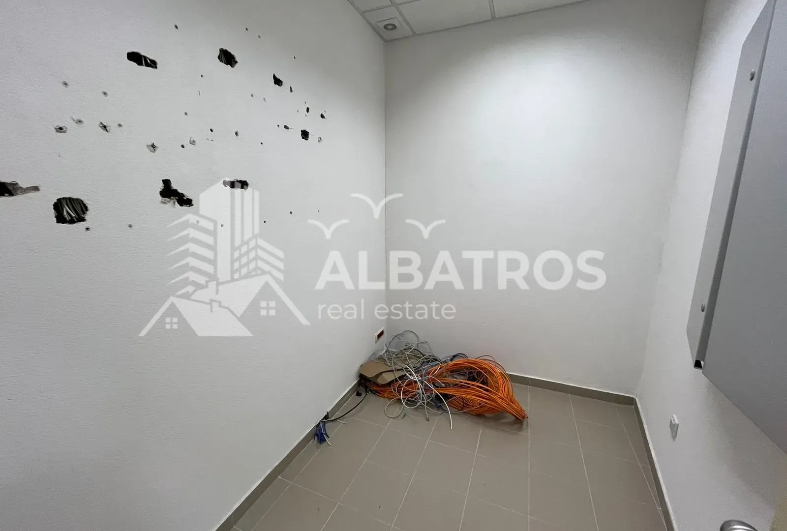 Rent, office space, 181m², Centar, Bar