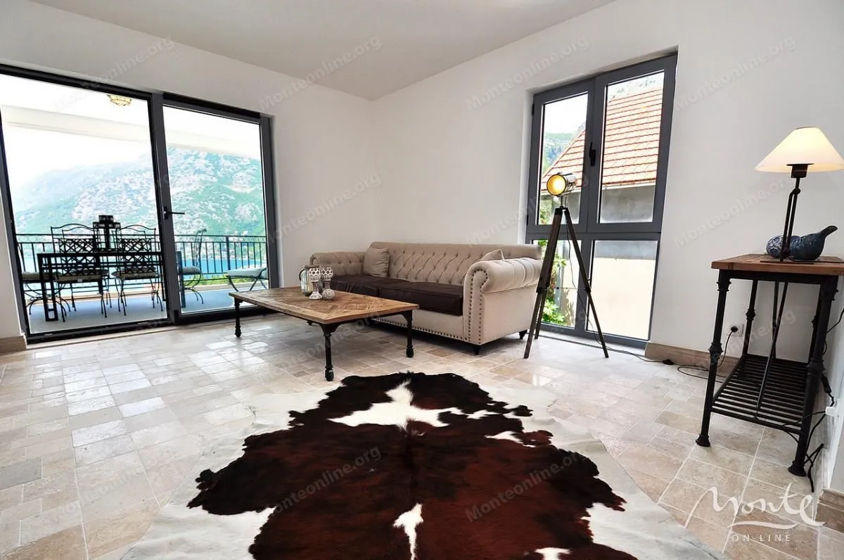 Sale, office space, 570m², Risan, Kotor