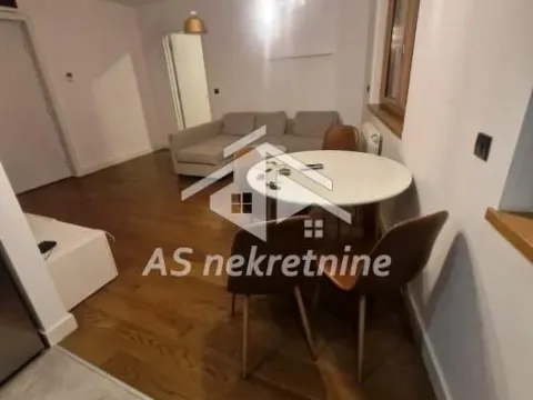 Izdavanje, dvosoban stan, 38m², Južni Bulevar, Vračar Sve Podlokacije - image 2