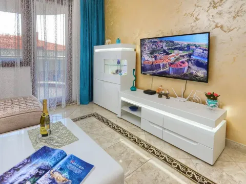 Sale, one bedroom apartment, 58m², Bečići, Budva - image 5