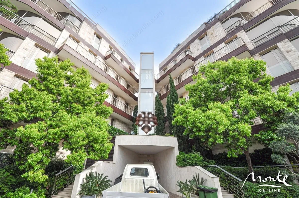 Sale, two bedroom apartment, 179m², Budva, Crna Gora