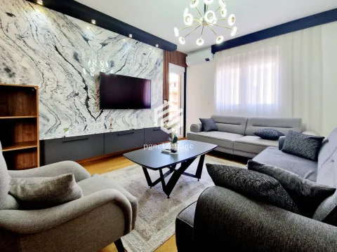 Prodaja, dvosoban stan, 71m², City Kvart, Podgorica - image 2