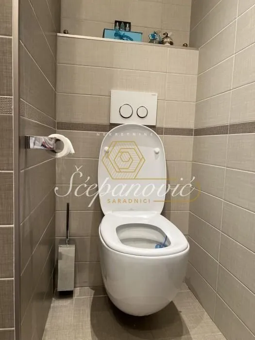 Prodaja, trosoban stan, 67m², Centar, Novi Sad