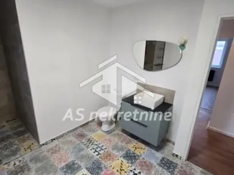 Rent, four bedroom apartment, 140m², Ledine, Beograd - image 8