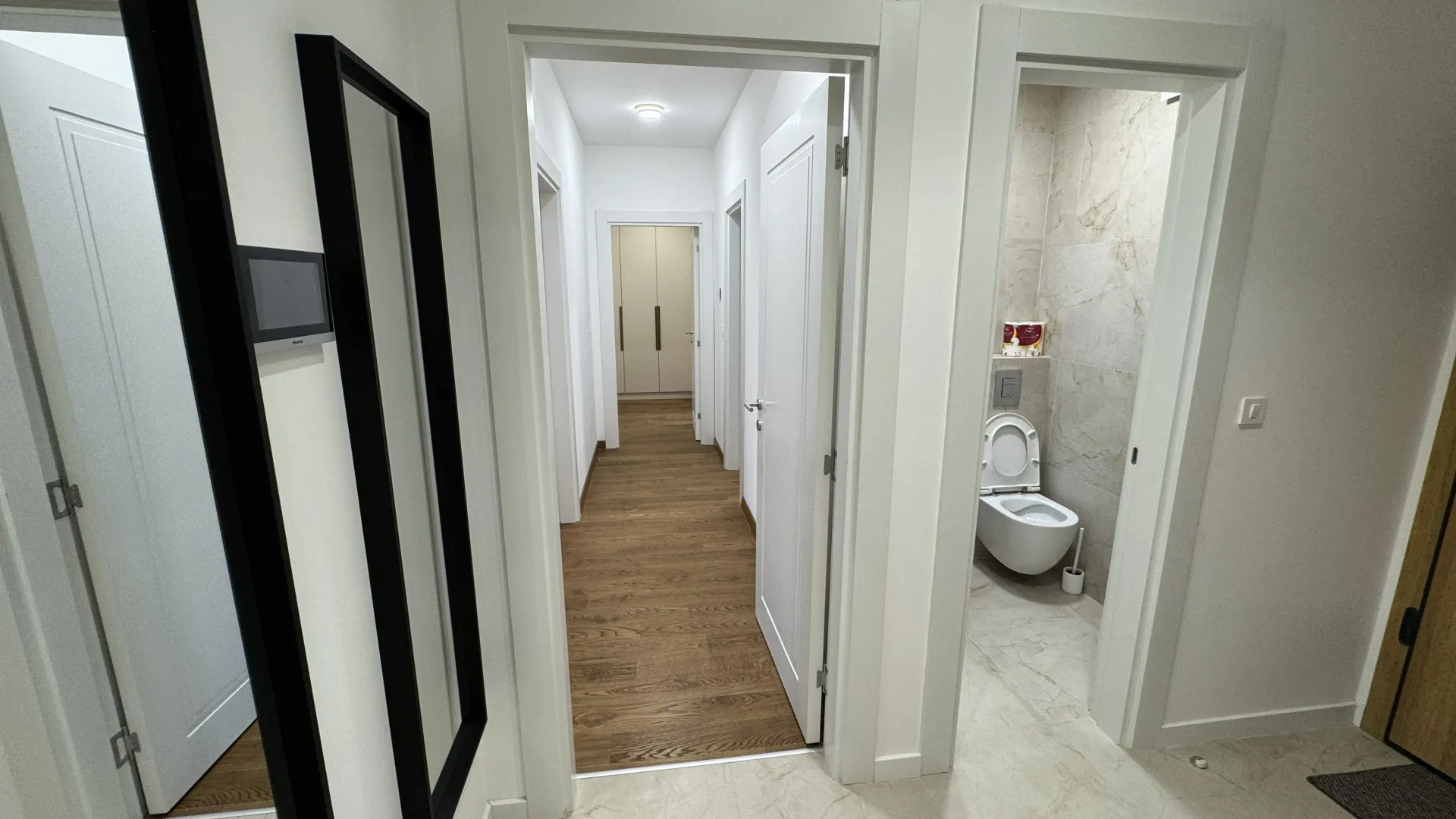 Izdavanje, trosoban stan, 96m², Tološka šuma, Podgorica
