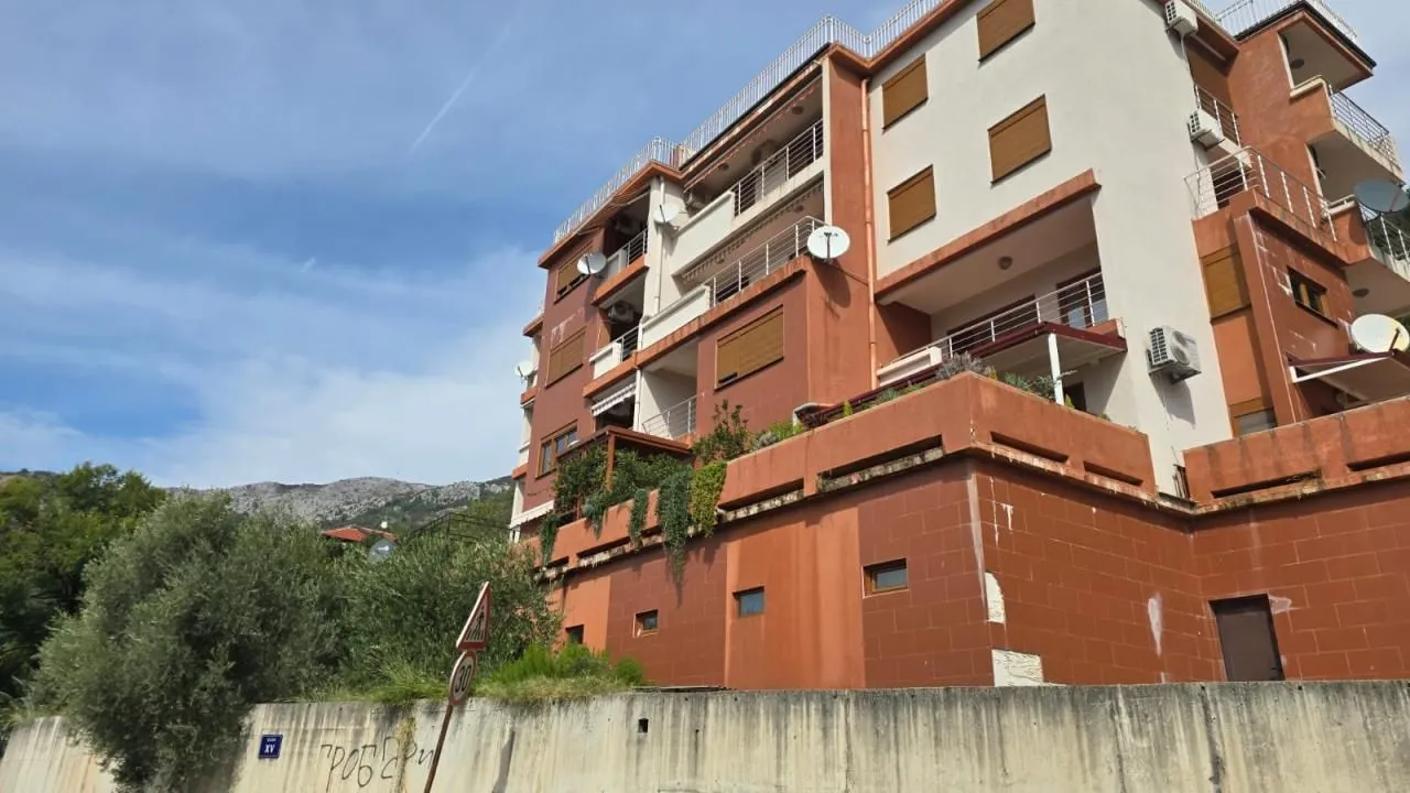 Sale, two bedroom apartment, 74m², Petrovac, Budva