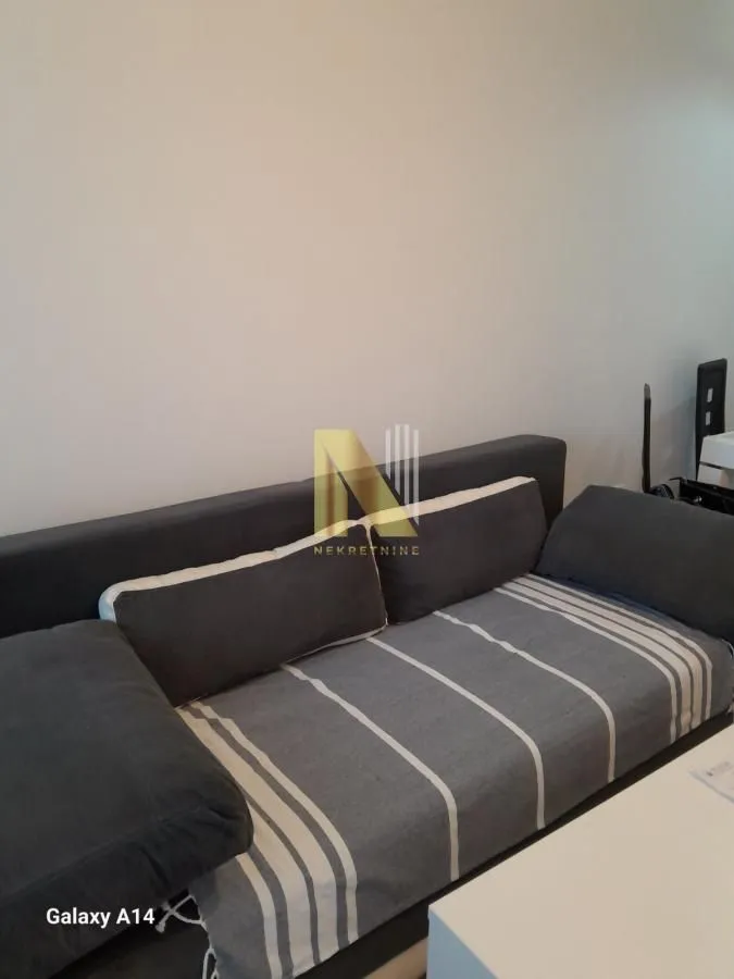 Izdavanje, jednosoban stan, 37m², Rotkvarija, Novi Sad Sve Podlokacije