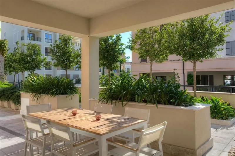 Prodaja, dvosoban stan, 100m², Centar, Tivat
