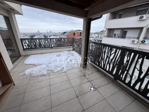 Izdavanje, četvorosoban stan, 140m², Šumice, Beograd - image 17