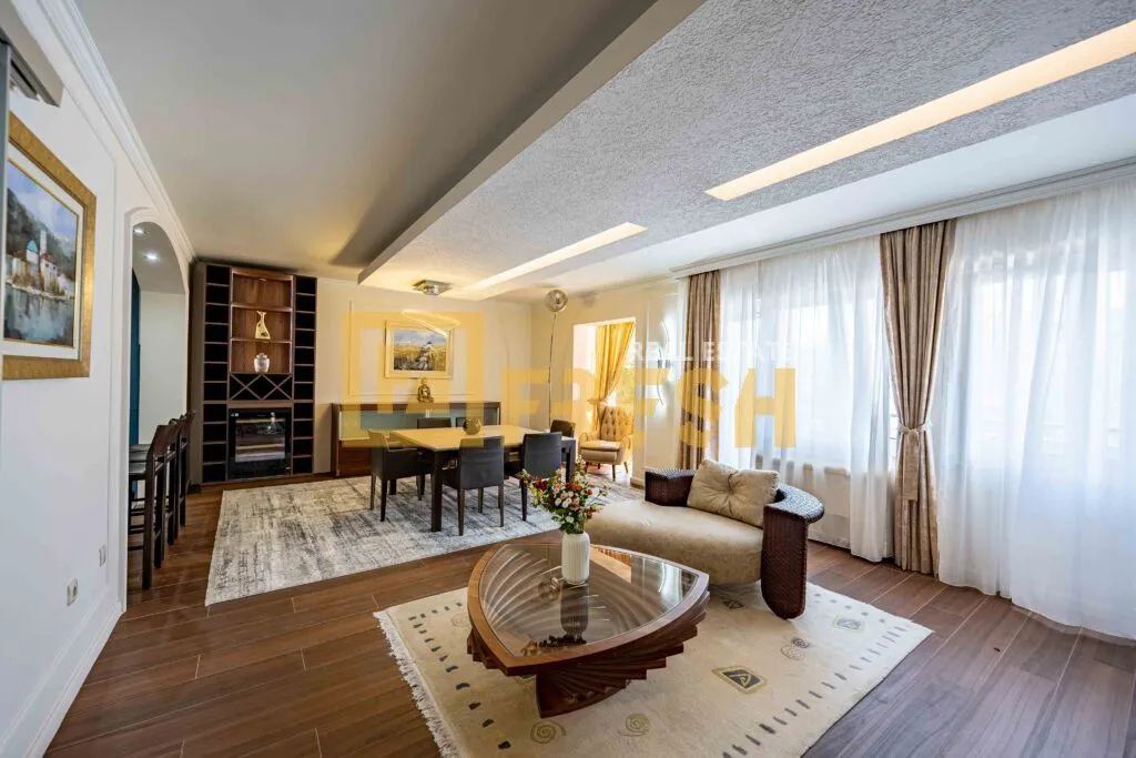 Prodaja, trosoban stan, 202m², Gorica C, Podgorica