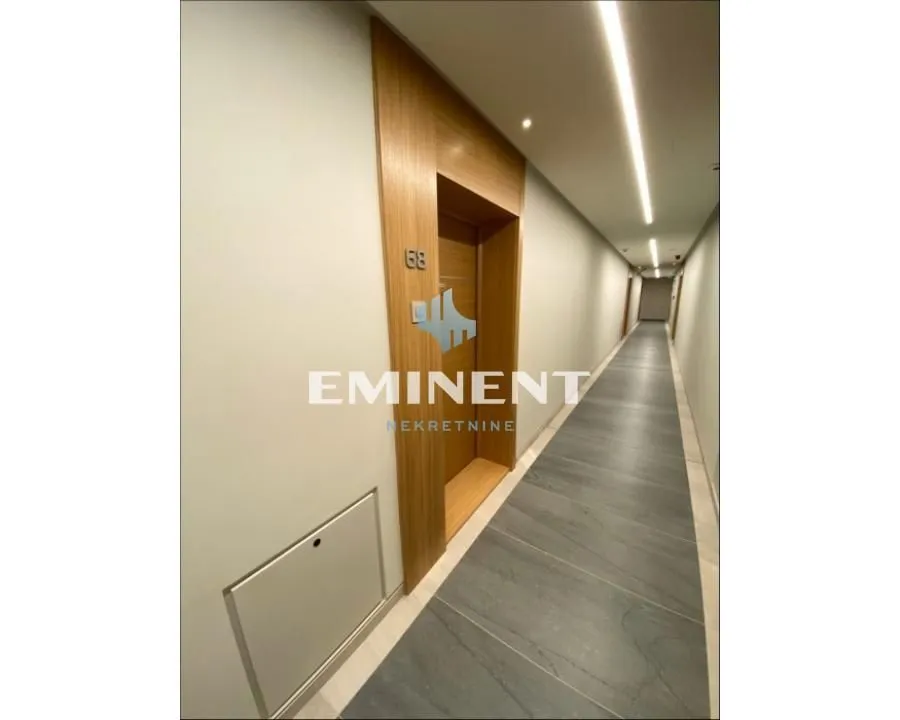 Izdavanje, trosoban stan, 88m², Savski Venac, Beograd