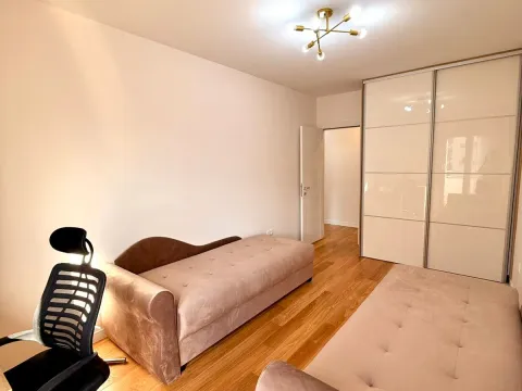 Rent, two bedroom apartment, 72m², Central Point, Podgorica - image 8