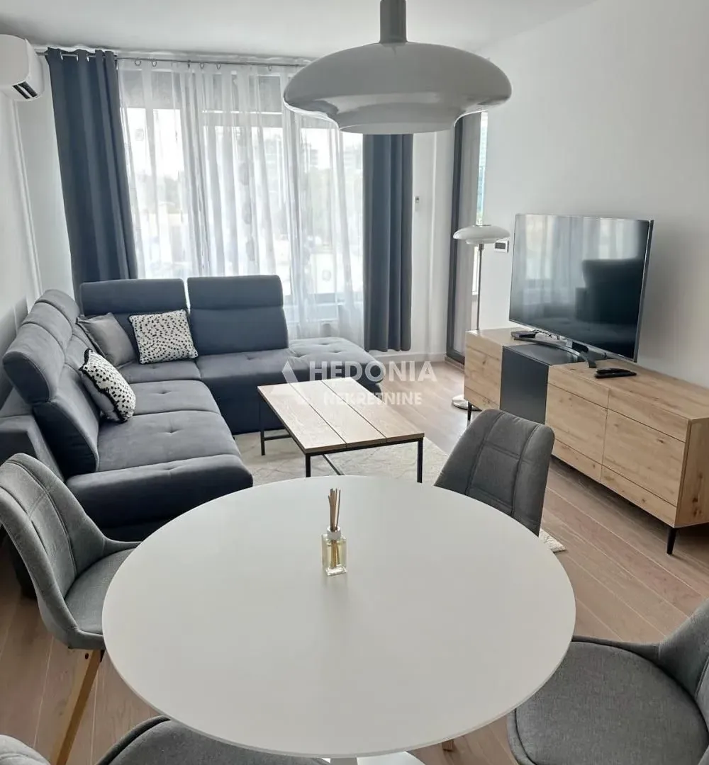 Izdavanje, dvosoban stan, 56m², Novi Beograd Blok 65, Novi Beograd Sve Podlokacije