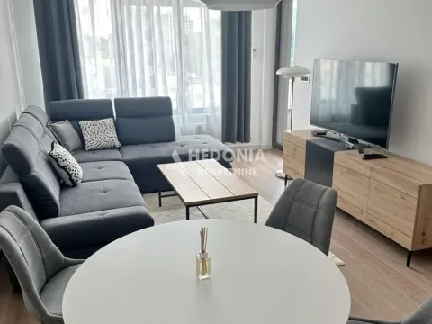 Stan in Novi Beograd Blok 65