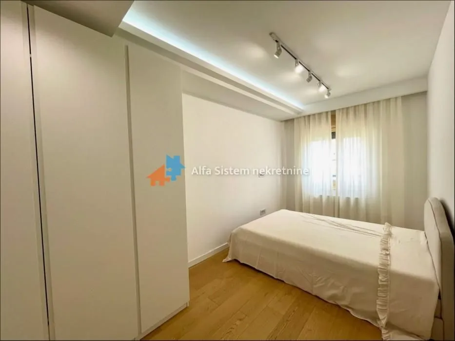 Izdavanje, stan, 240m², Neimar, Vračar Sve Podlokacije